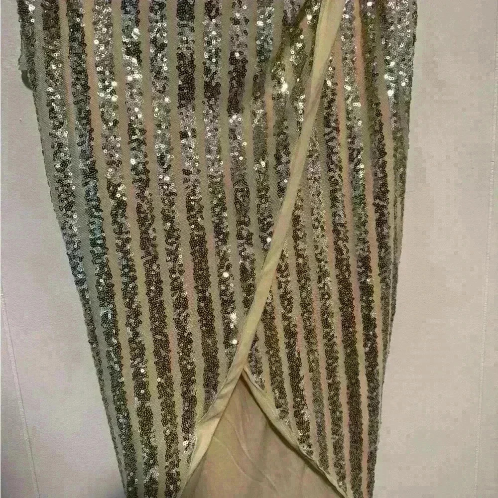 Silver sequin one-shoulder midi dress - Picture 6 of 8